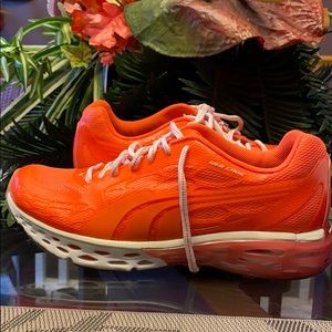 Puma sneakers women’s